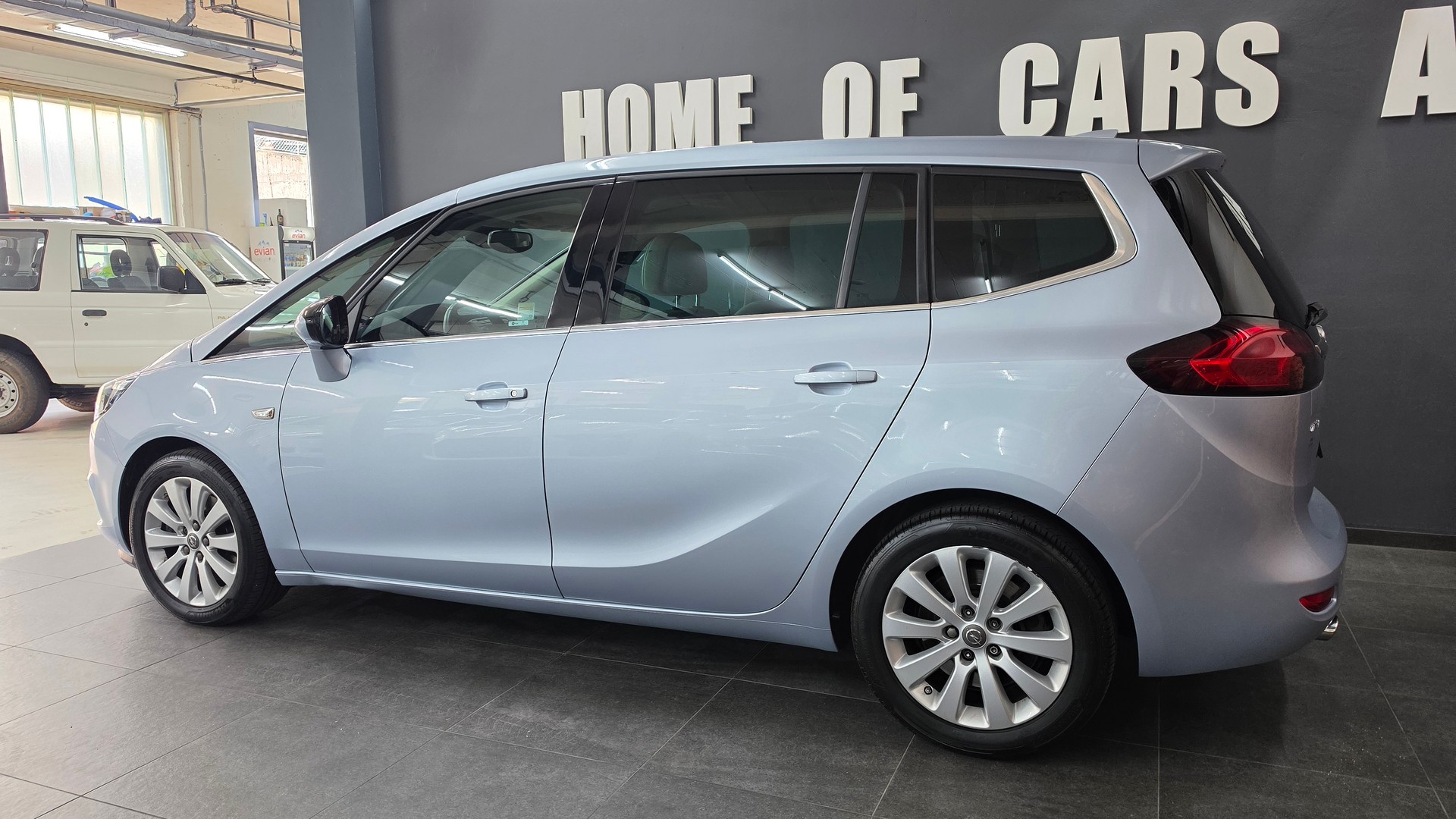 OPEL Zafira 1.6i 16V Turbo Excellence-image-4
