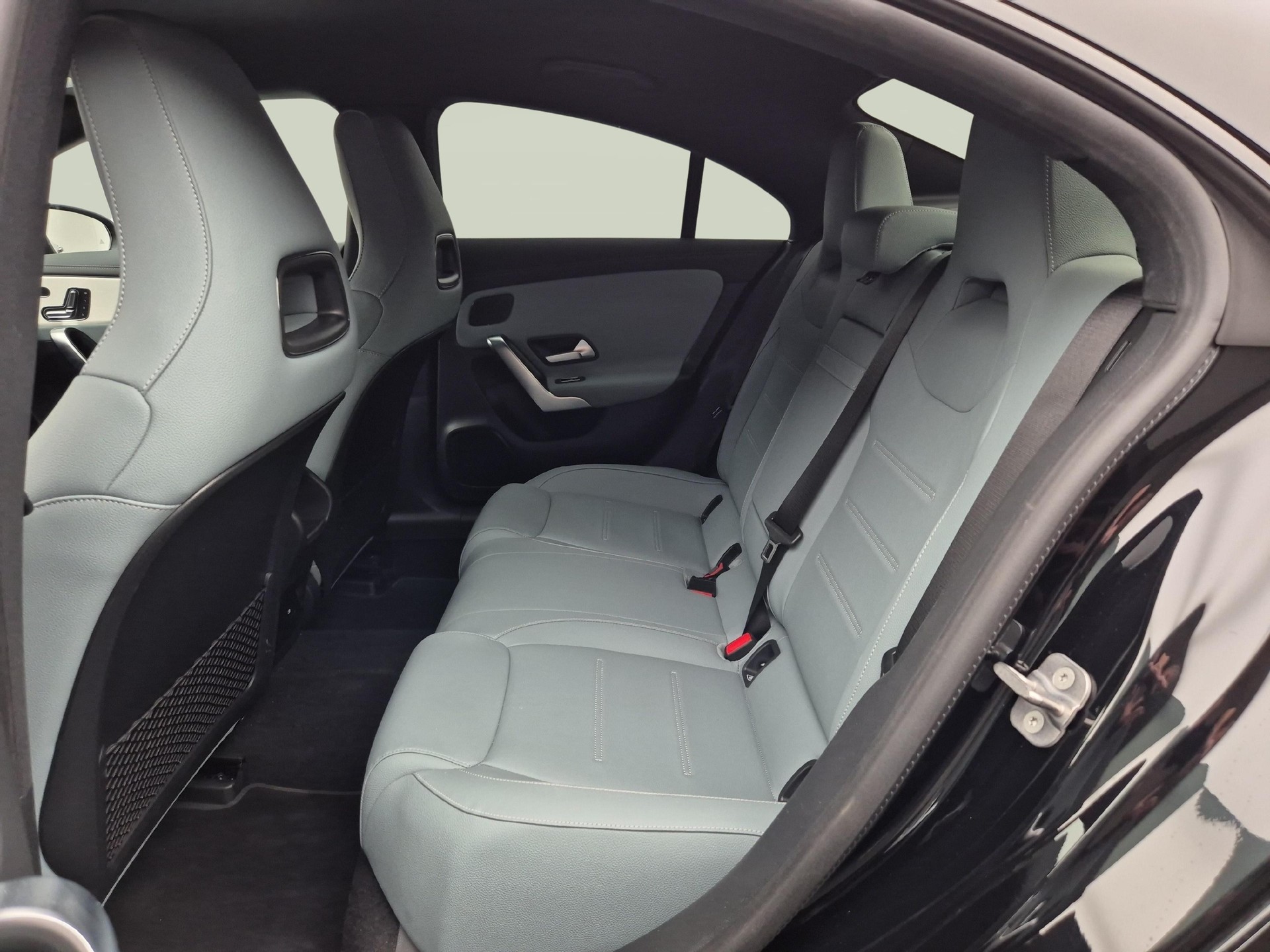 MERCEDES-BENZ CLA 35 AMG 4matic-showroom-element-3