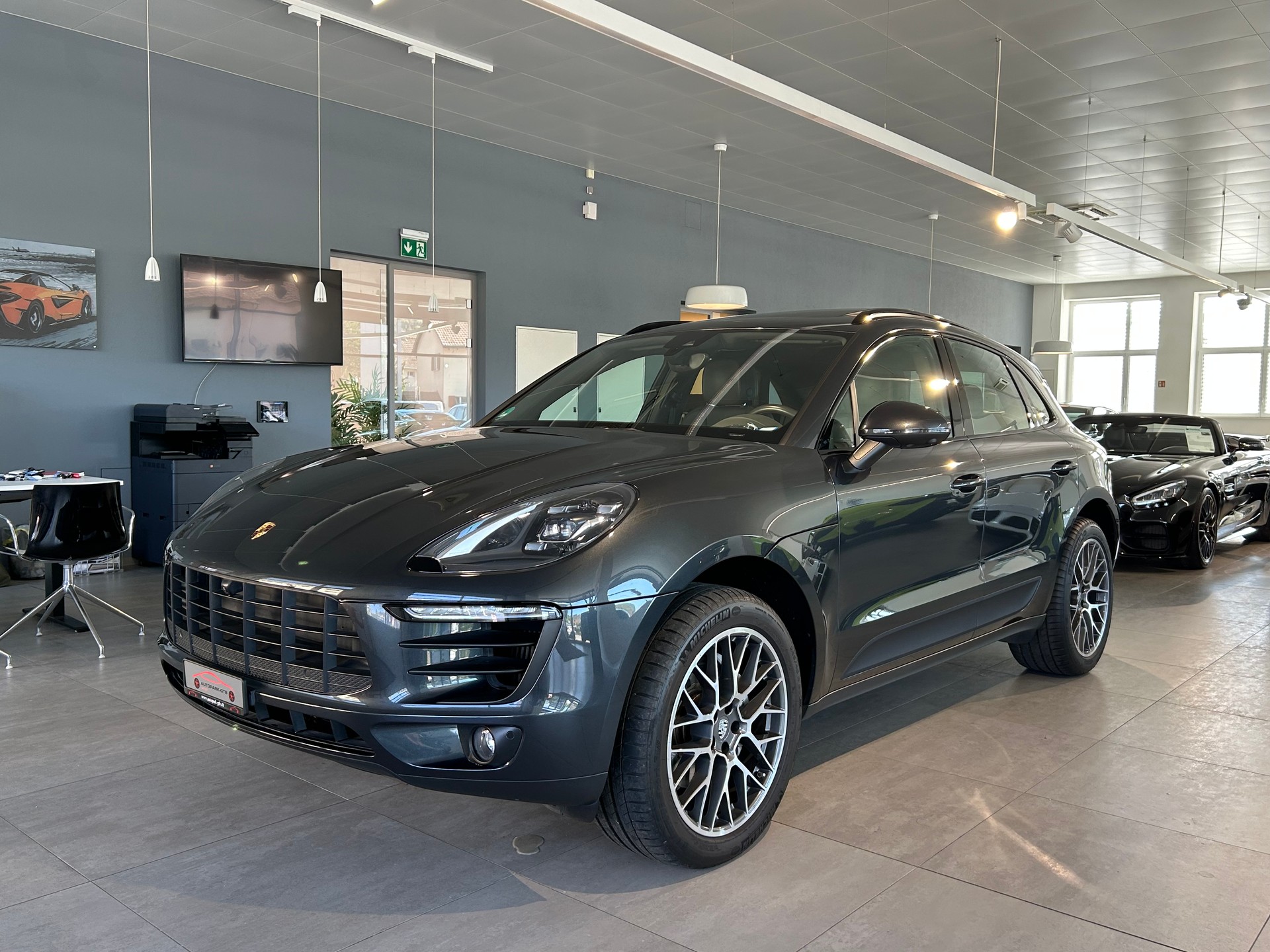 PORSCHE Macan S PDK