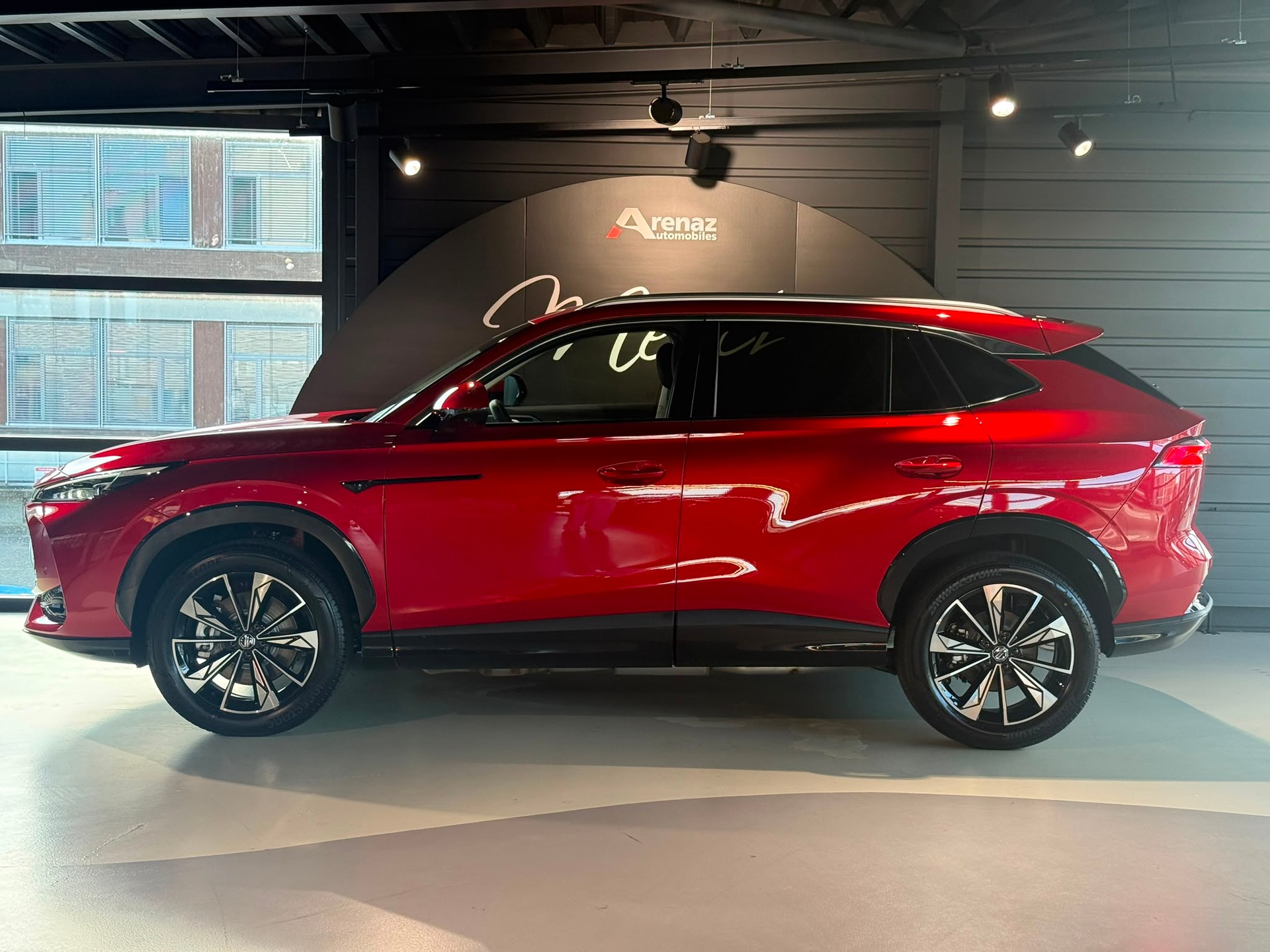 MG HS 1.5 T HEV Luxury-showroom-element-3