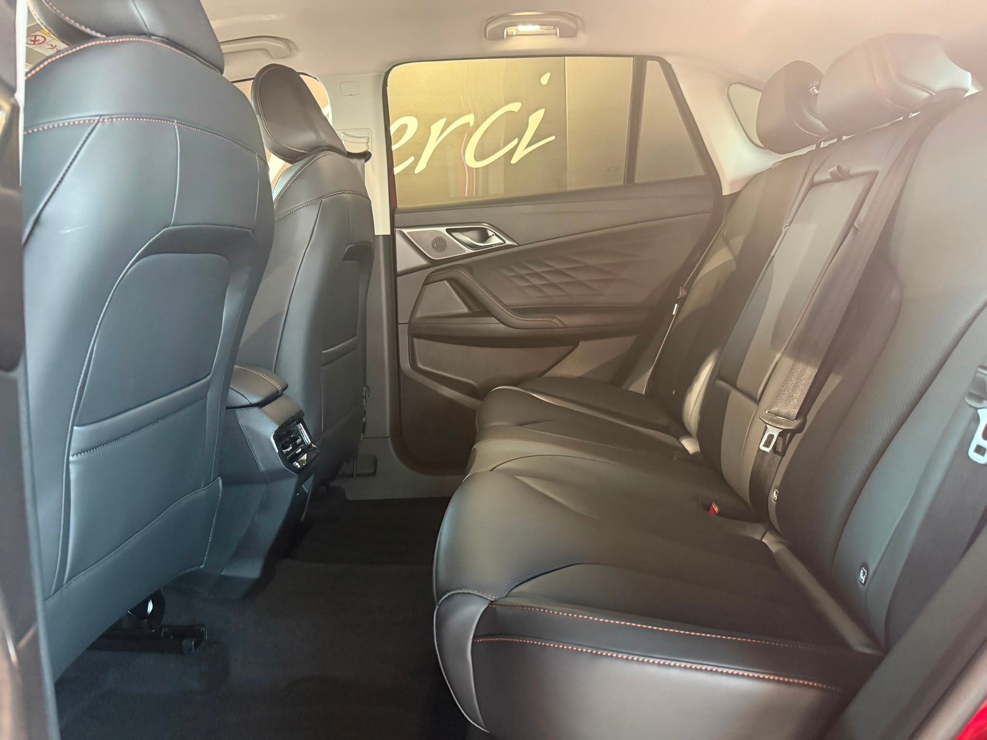 MG HS 1.5 T HEV Luxury-image-9