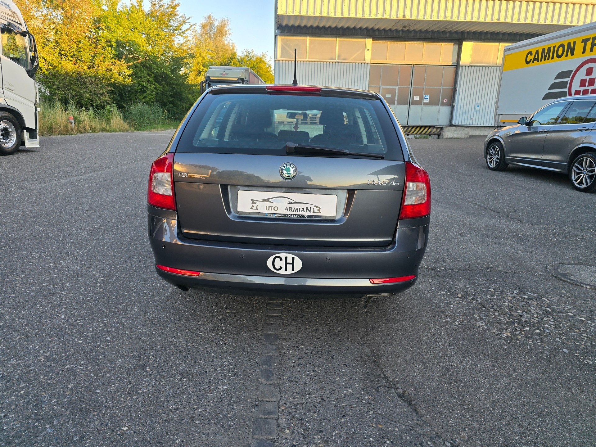 SKODA Octavia Combi 1.6 TDI Clever DSG-showroom-element-3