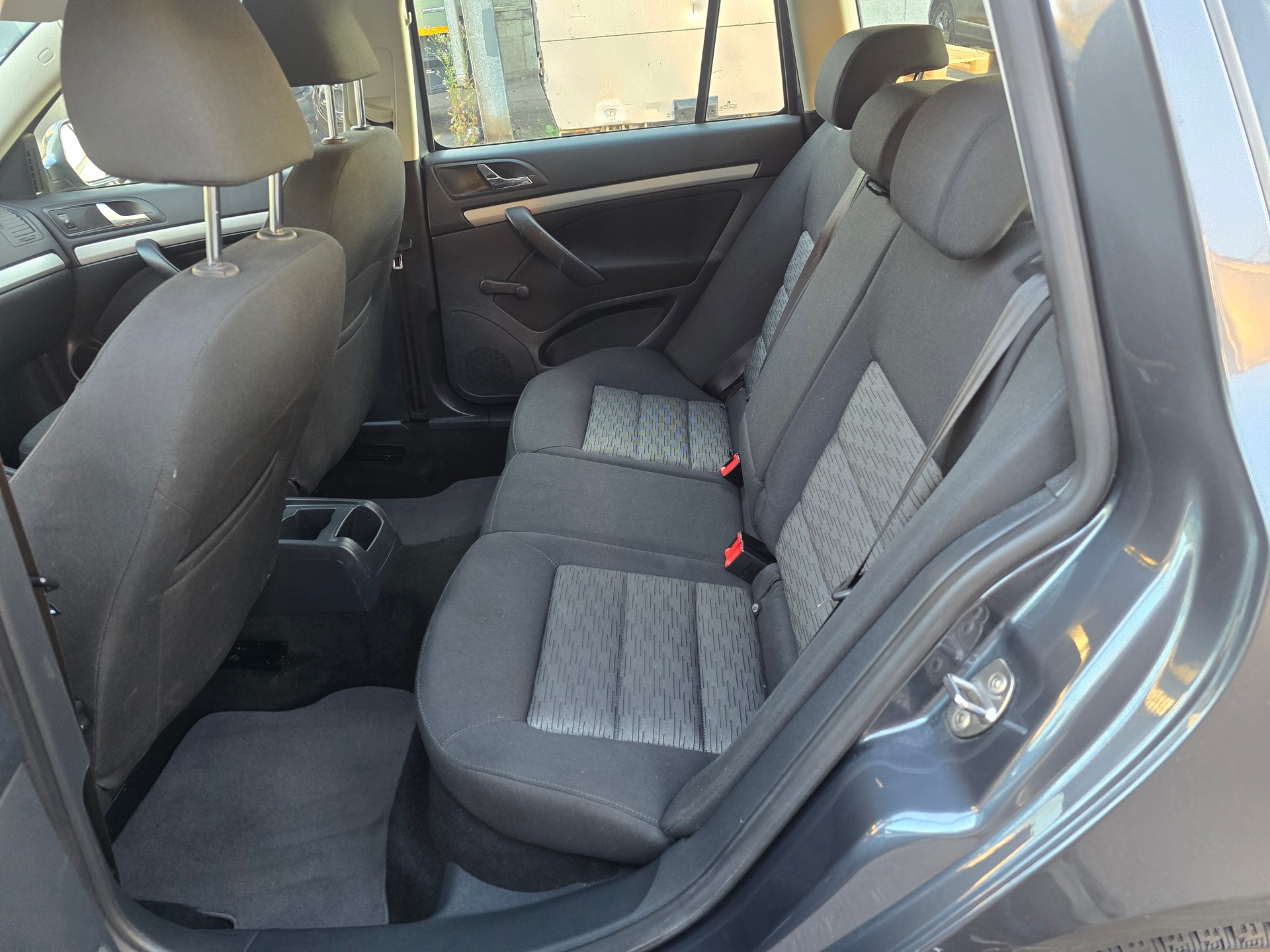 SKODA Octavia Combi 1.6 TDI Clever DSG-image-12