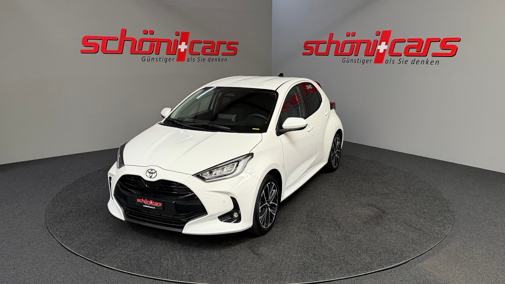 TOYOTA Yaris 1.5 Trend e-CVT-showroom-element-1