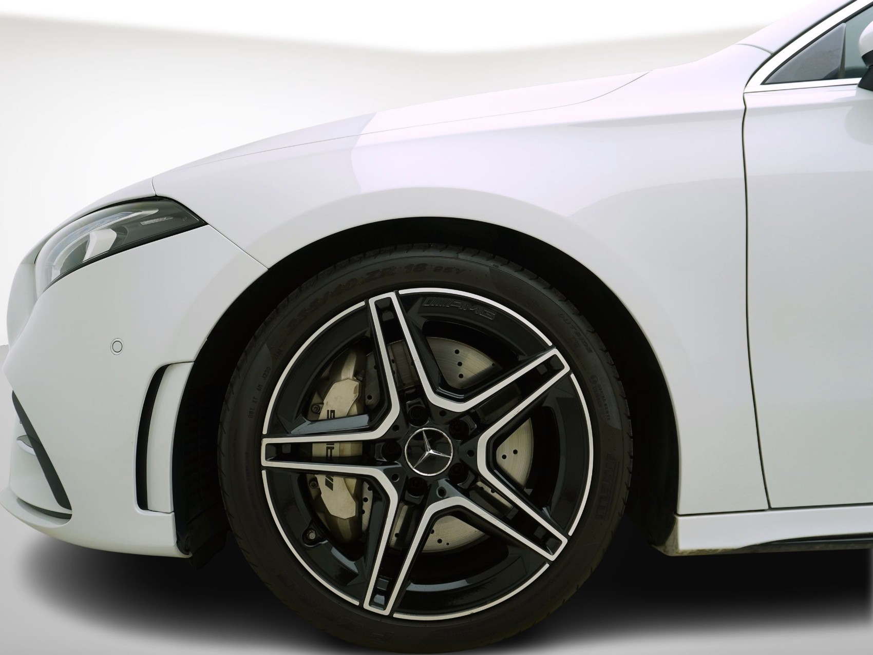 MERCEDES-BENZ A-Klasse A 35 AMG 4matic-image-6