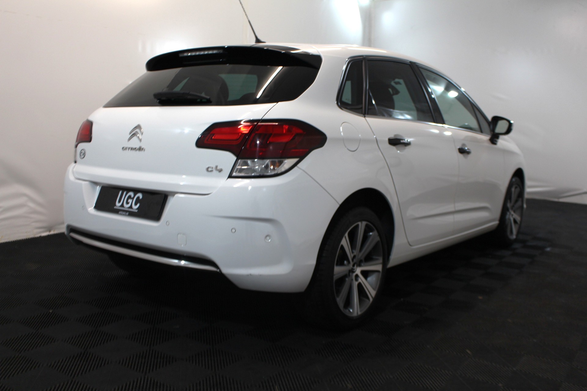CITROEN C4 1.6 BlueHDi 120 Shine-image-5
