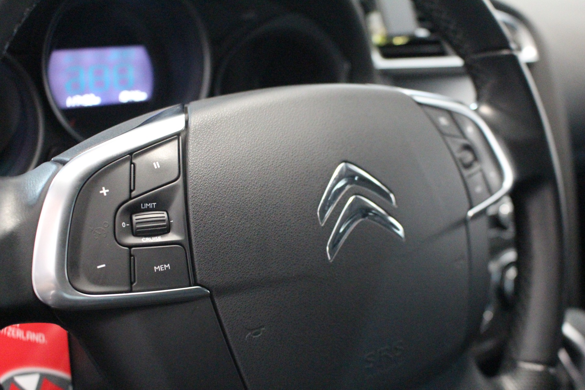 CITROEN C4 1.6 BlueHDi 120 Shine-image-13