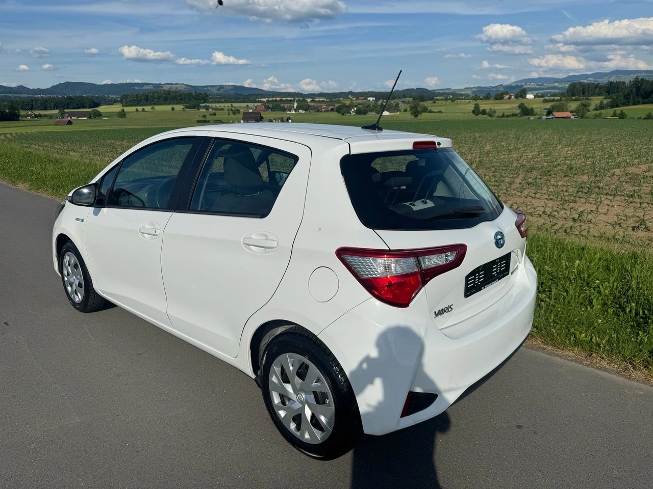 TOYOTA Yaris 1.5 VVT-i Hybrid Comfort e-CVT-image-3