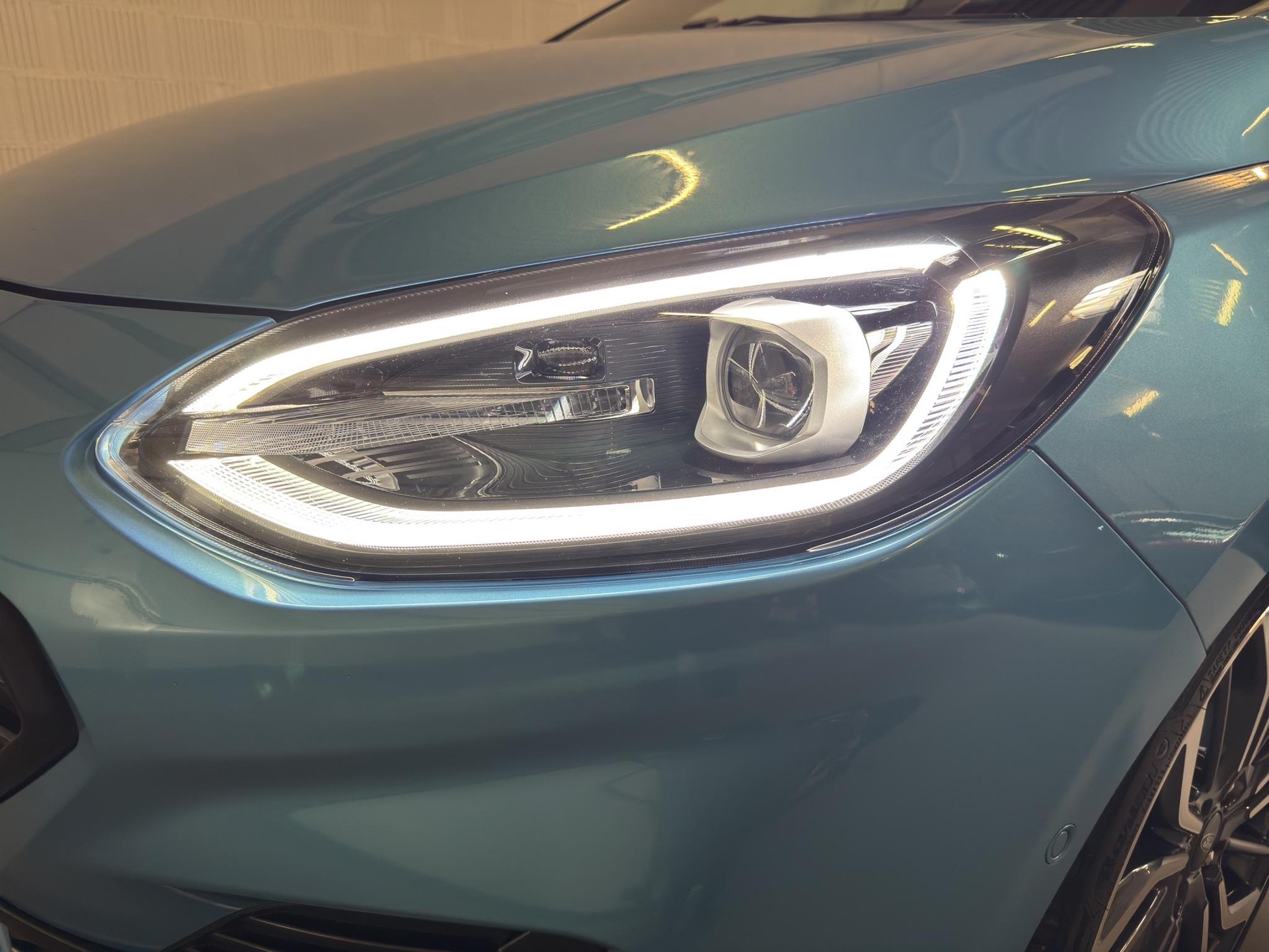 FORD Fiesta 1.0 EcoB Hybrid ST-Line Vignale-image-25