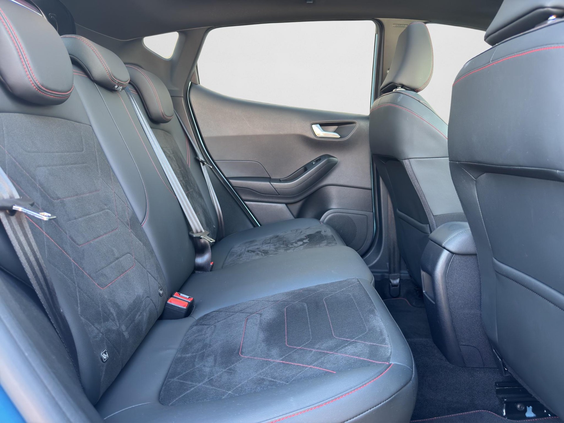 FORD Fiesta 1.0 EcoB Hybrid ST-Line Vignale-image-14