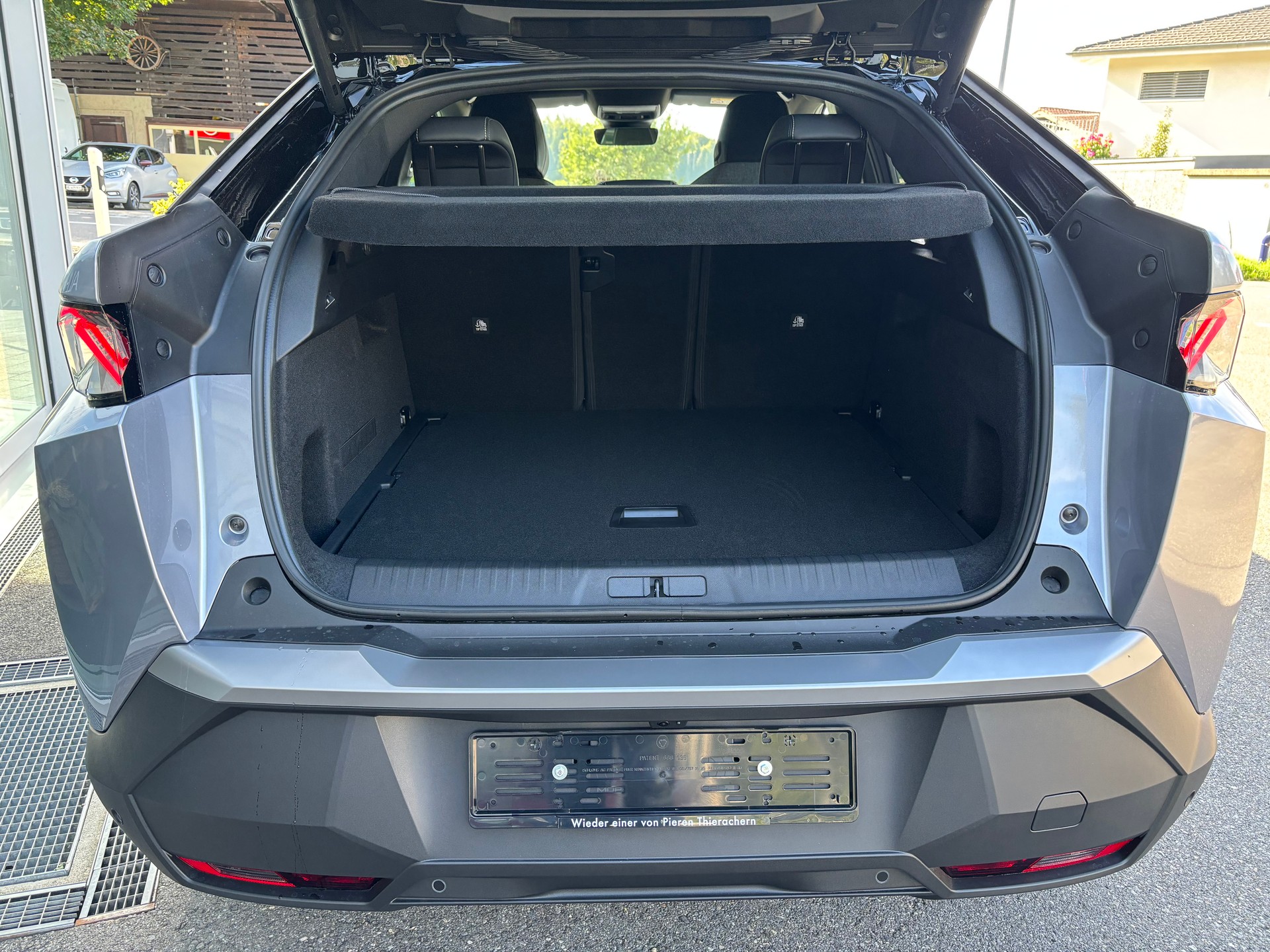 PEUGEOT 3008 225 e-DCS7 GT Exclusive-image-4