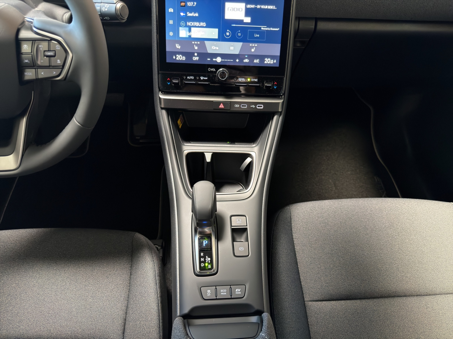 LEXUS LBX 1.5 Hybrid Impression-image-15