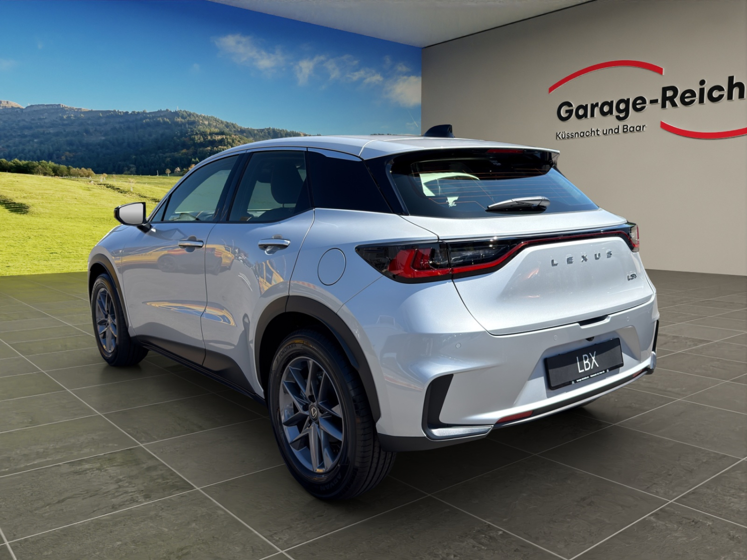 LEXUS LBX 1.5 Hybrid Impression-showroom-element-2