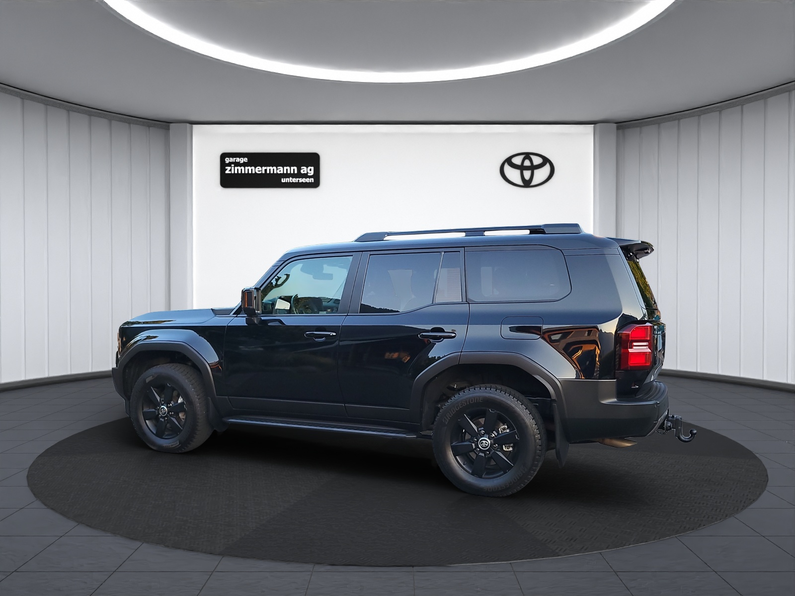 TOYOTA Land Cruiser 2.8 D Invincible 4X4-image-9