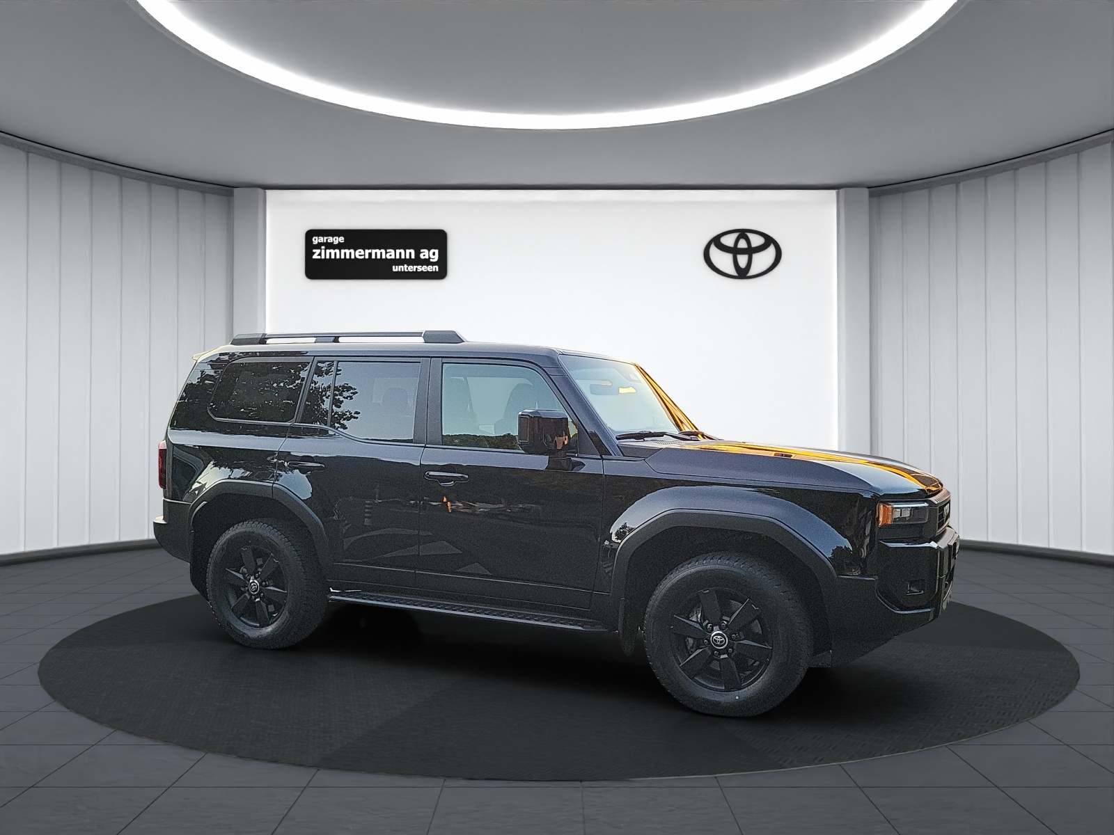 TOYOTA Land Cruiser 2.8 D Invincible 4X4-showroom-element-3