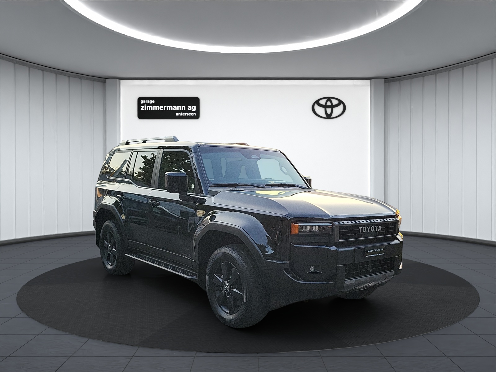 TOYOTA Land Cruiser 2.8 D Invincible 4X4-showroom-element-2