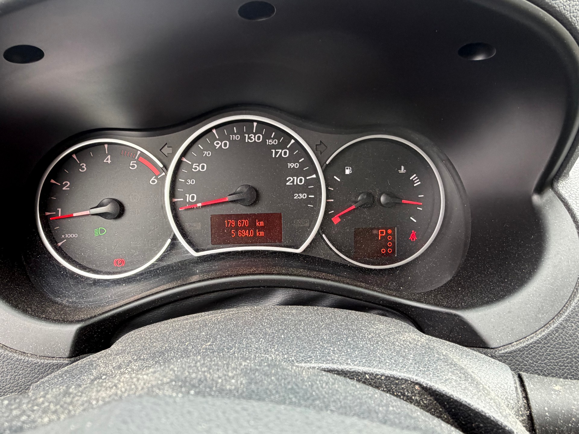 RENAULT Koleos 2.0 dCi Dynamique 4x4 Automatic-image-9