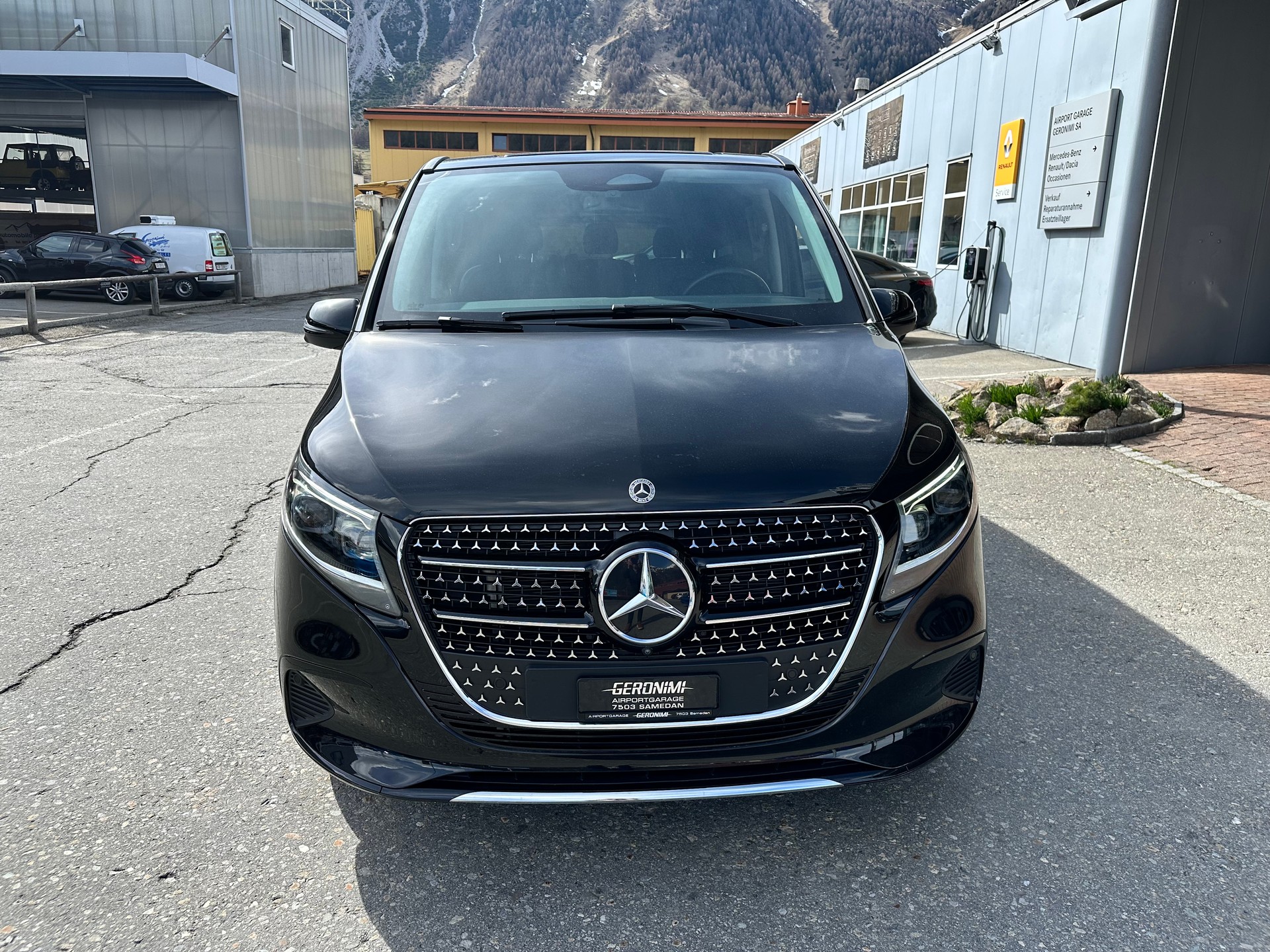 MERCEDES-BENZ V 250 d Avantgarde lang 4Matic-showroom-element-3