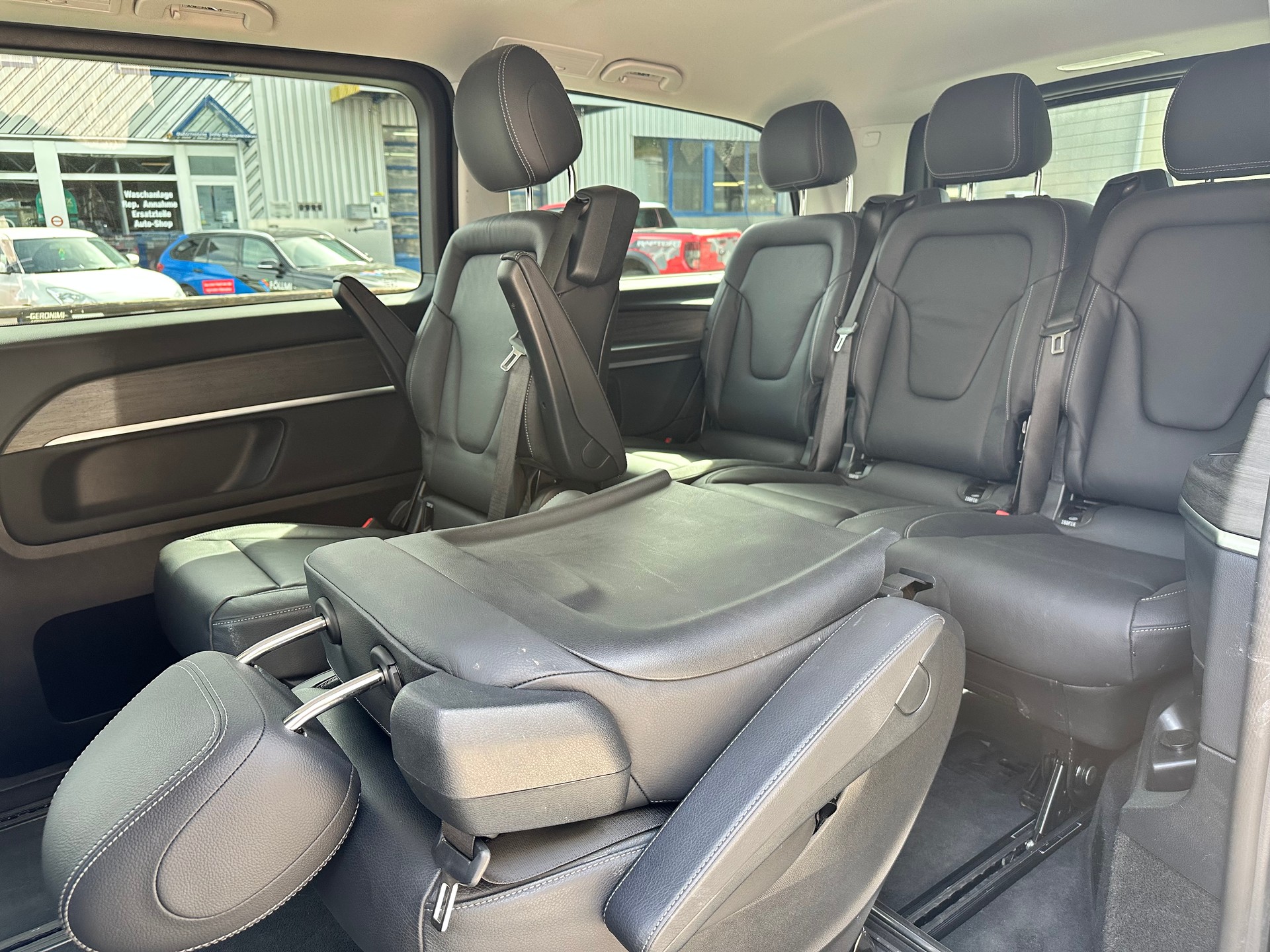 MERCEDES-BENZ V 250 d Avantgarde lang 4Matic-image-11