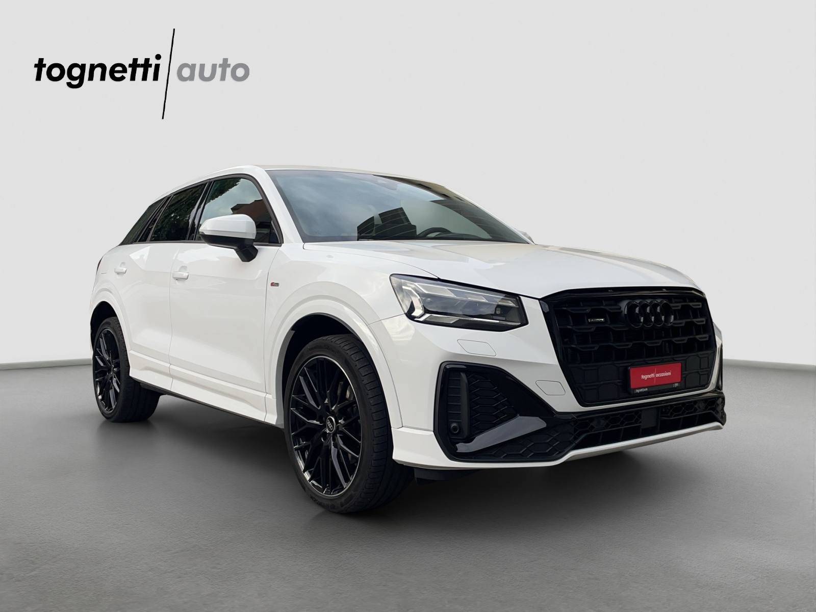 AUDI Q2 40 TFSI S line Attraction quattro S-tronic-showroom-element-1
