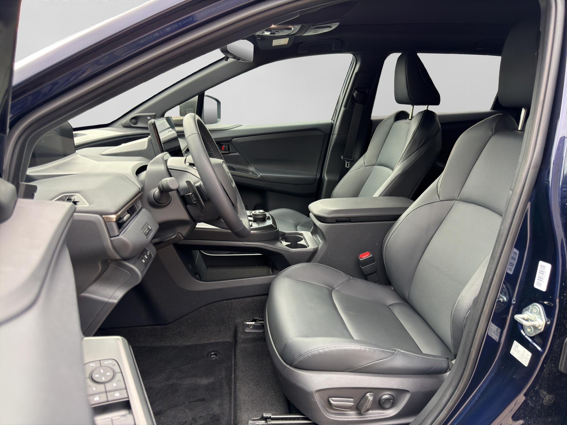 TOYOTA bZ4X Premium AWD-showroom-element-1
