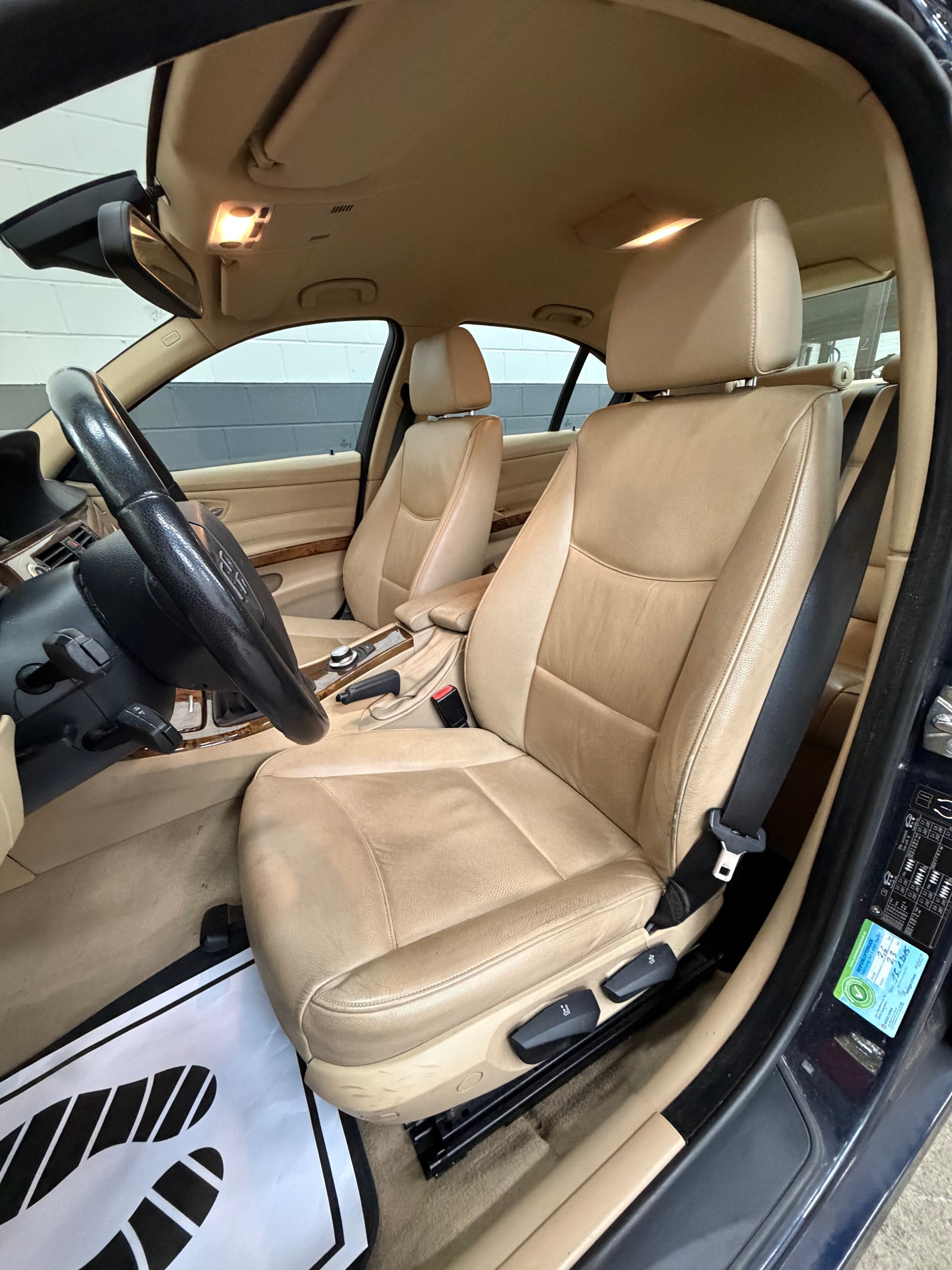 BMW 320i //NEU AB MFK!-image-12