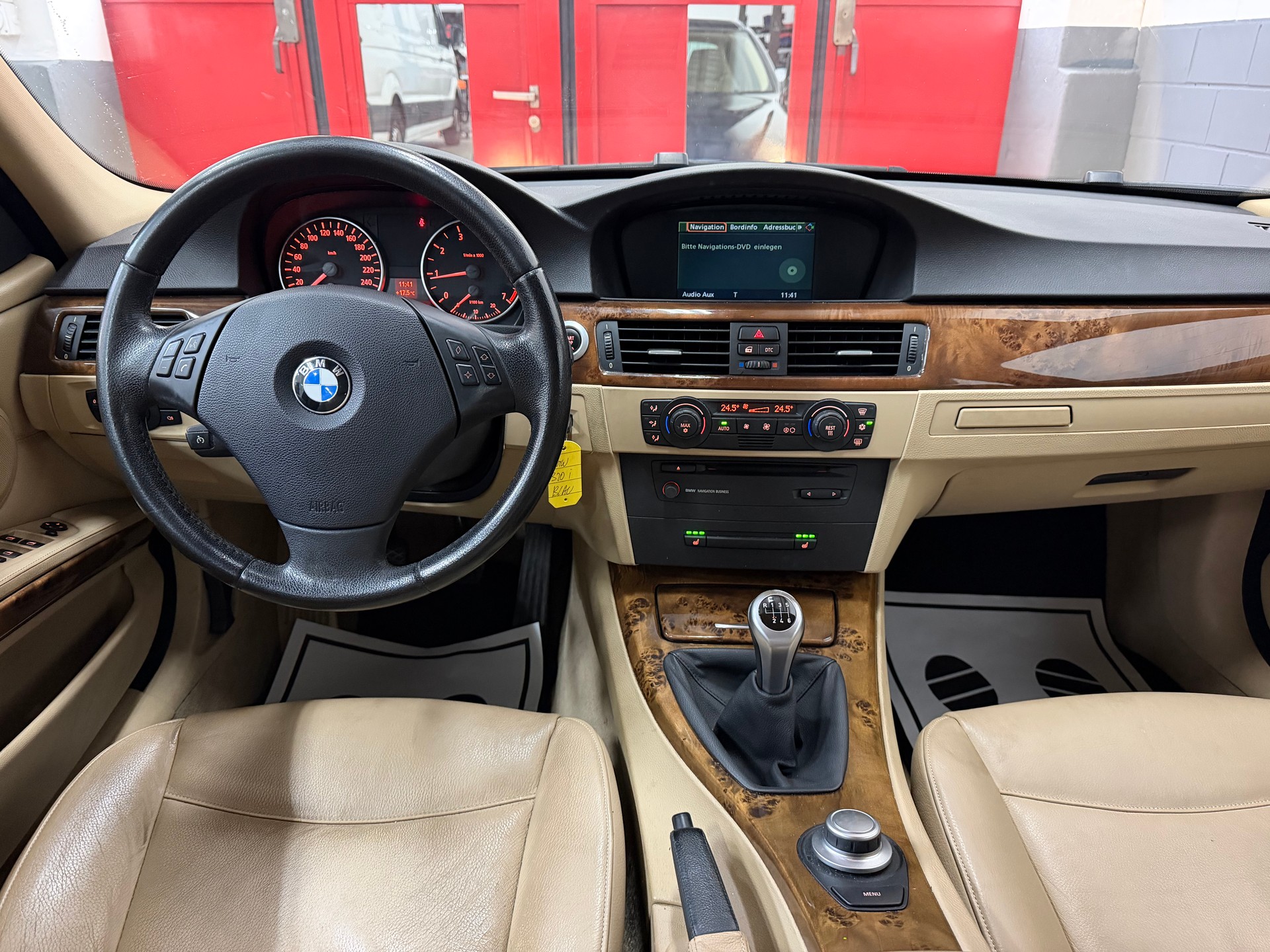 BMW 320i //NEU AB MFK!-image-9
