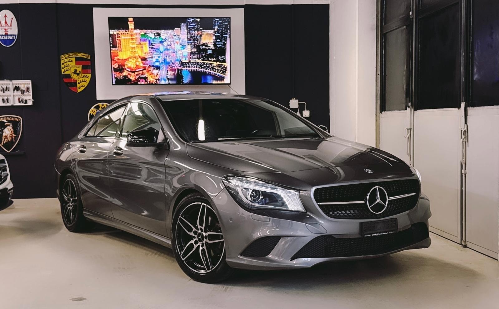MERCEDES-BENZ CLA 200 Night Star 7G-DCT-image-4