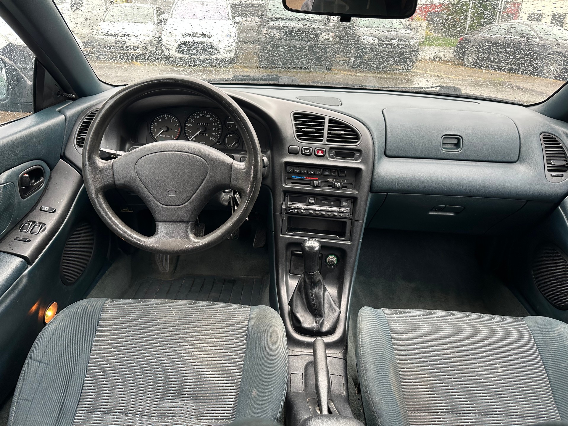 MAZDA 323 F 1.5i-16V Rainbow-image-8