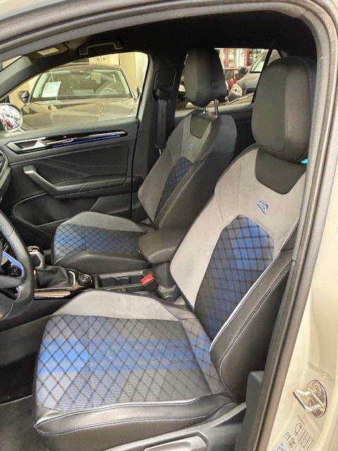 VW T-Roc 2.0 TSI R DSG 4Motion-image-5