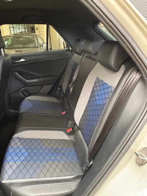 VW T-Roc 2.0 TSI R DSG 4Motion-image-4