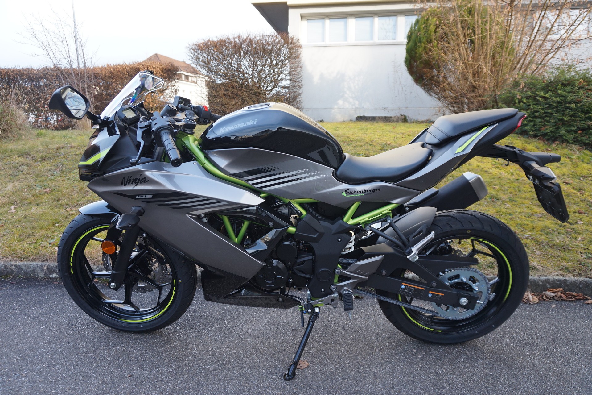 KAWASAKI Ninja 125 ABS MY26-image-1