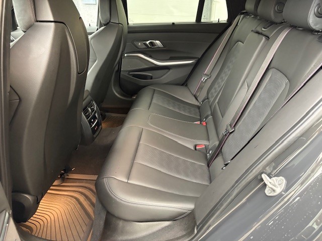 BMW M3 Competition xDrive Touring-image-11