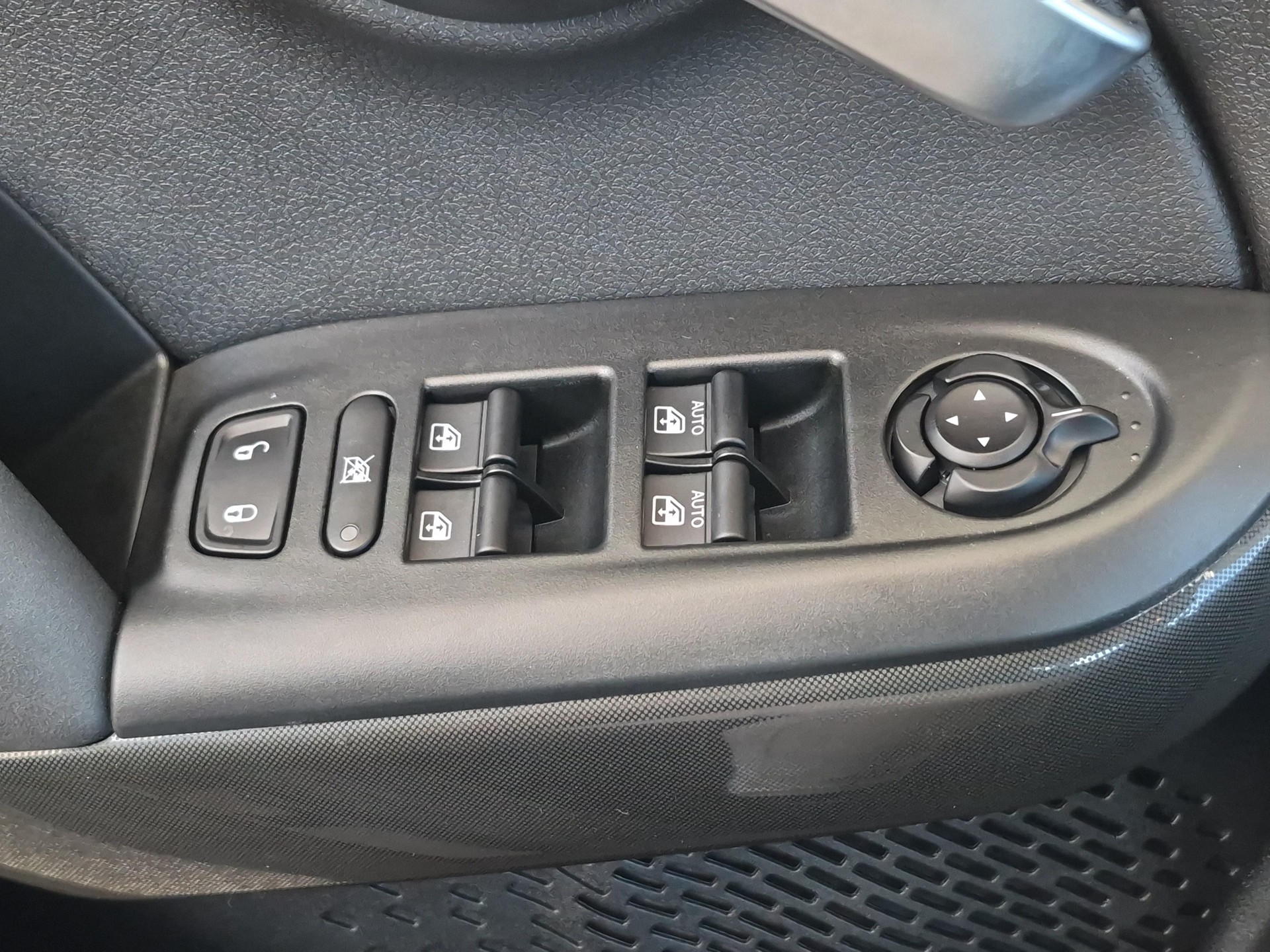 FIAT 500 X 1.5 Hybrid-image-16