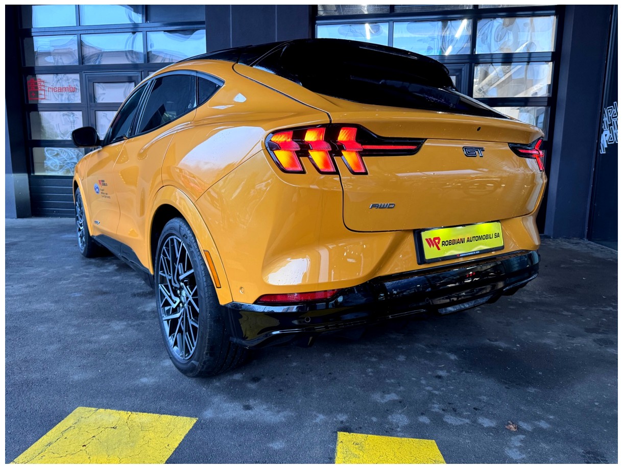 FORD Mustang MACH-E GT AWD 91 kWh-image-4