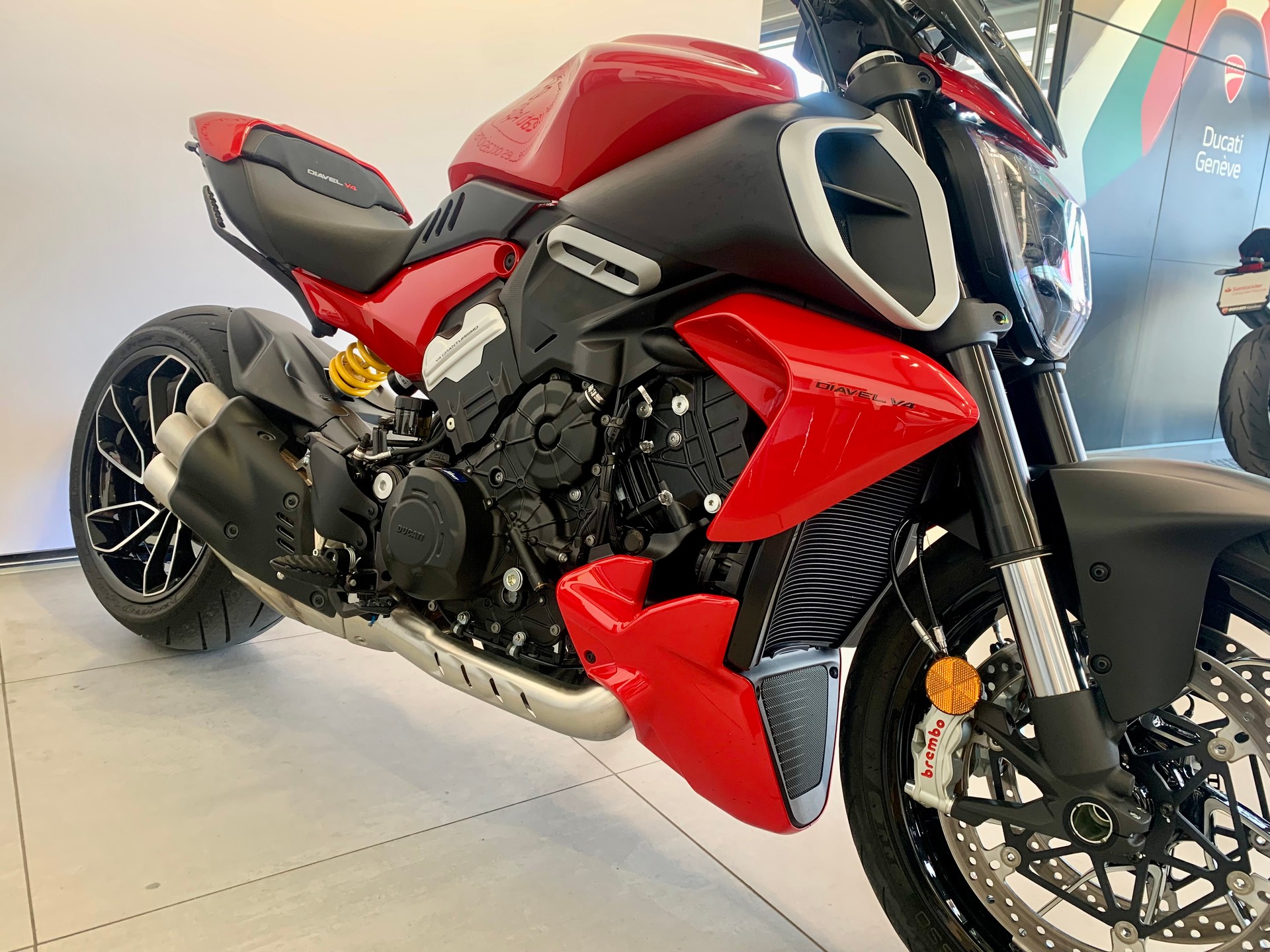DUCATI Diavel V4-image-5