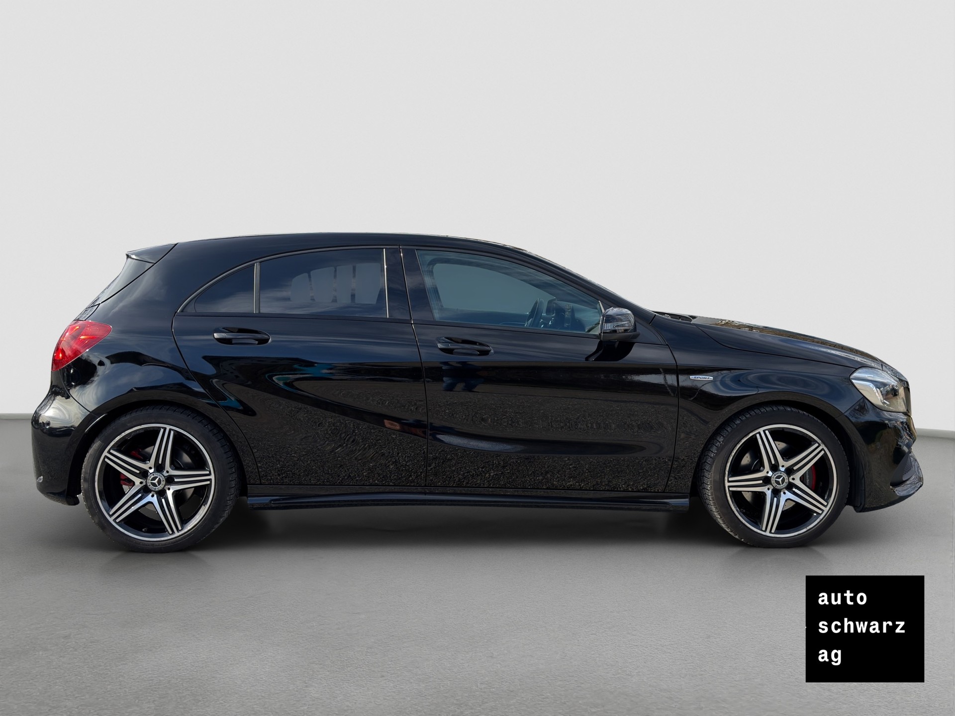 MERCEDES-BENZ A 250 Sport Active Star 4Matic 7G-DCT-showroom-element-3