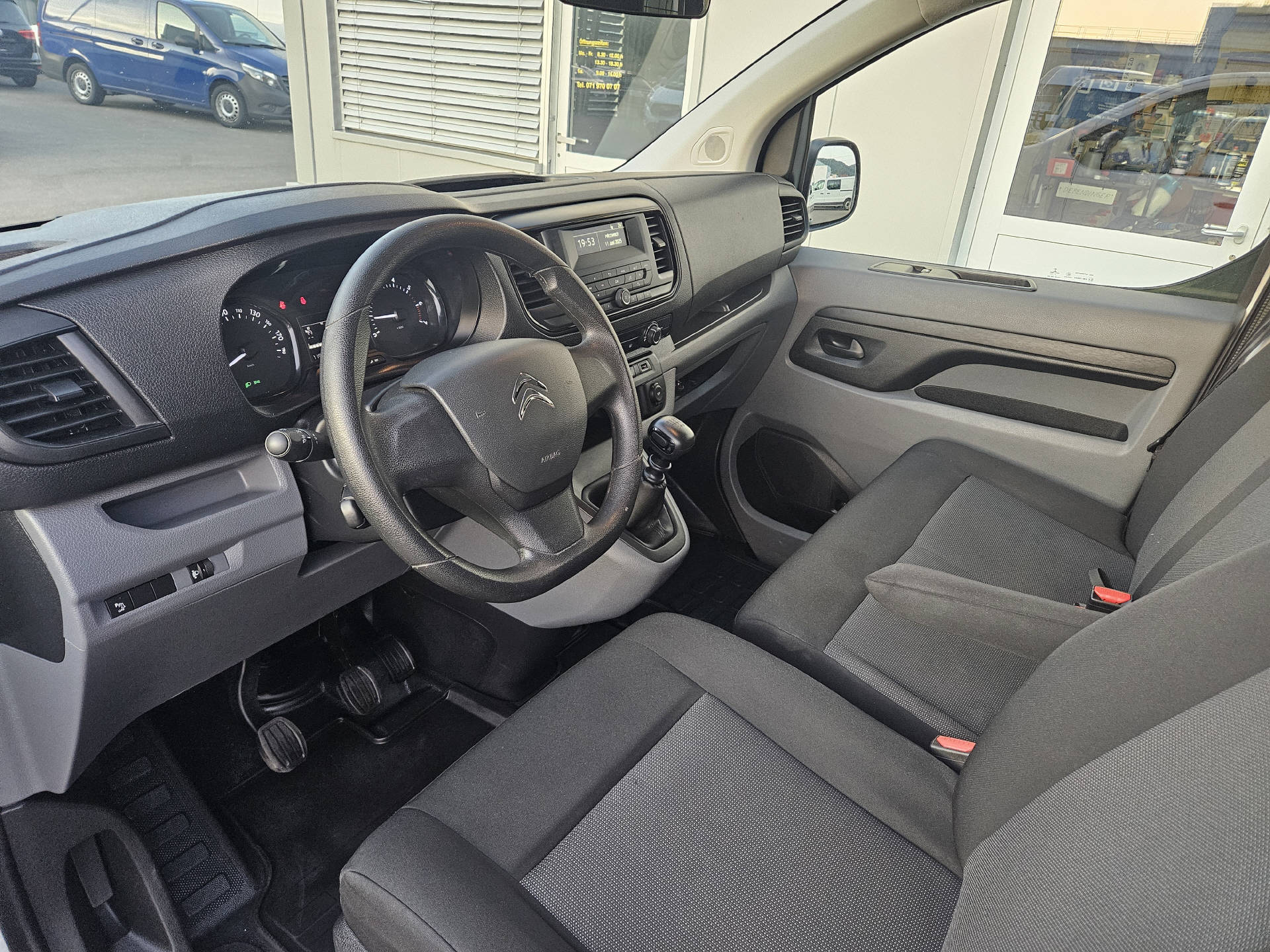 CITROEN Jumpy Kaw. M 1.5 BlueHDi 120 Swiss Edition S/S * 6- Plätzer * Klima * Tempomat * AHK *-image-9