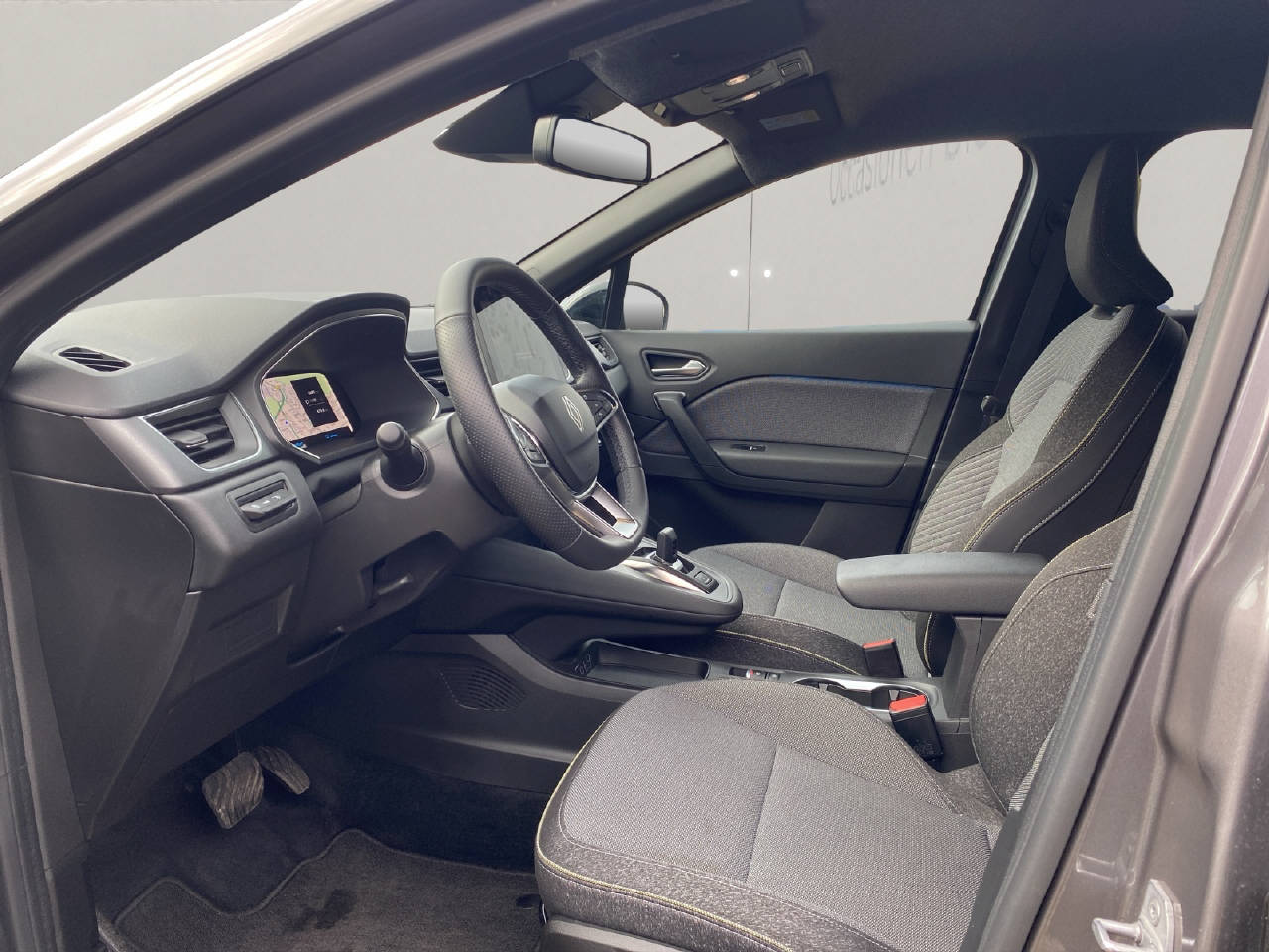 RENAULT Captur 1.8 E-Tech techno-image-6