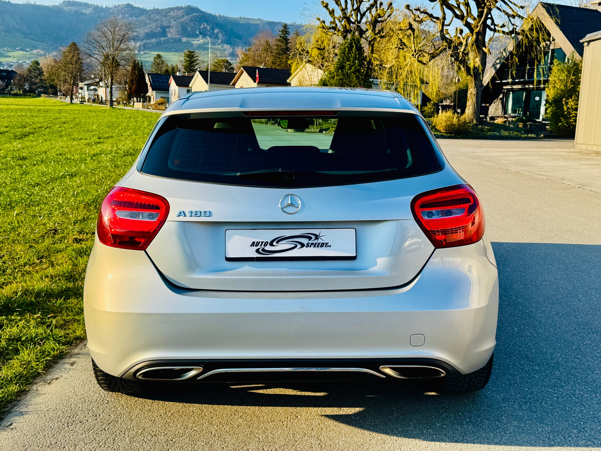 MERCEDES-BENZ A 180 Urban-image-8
