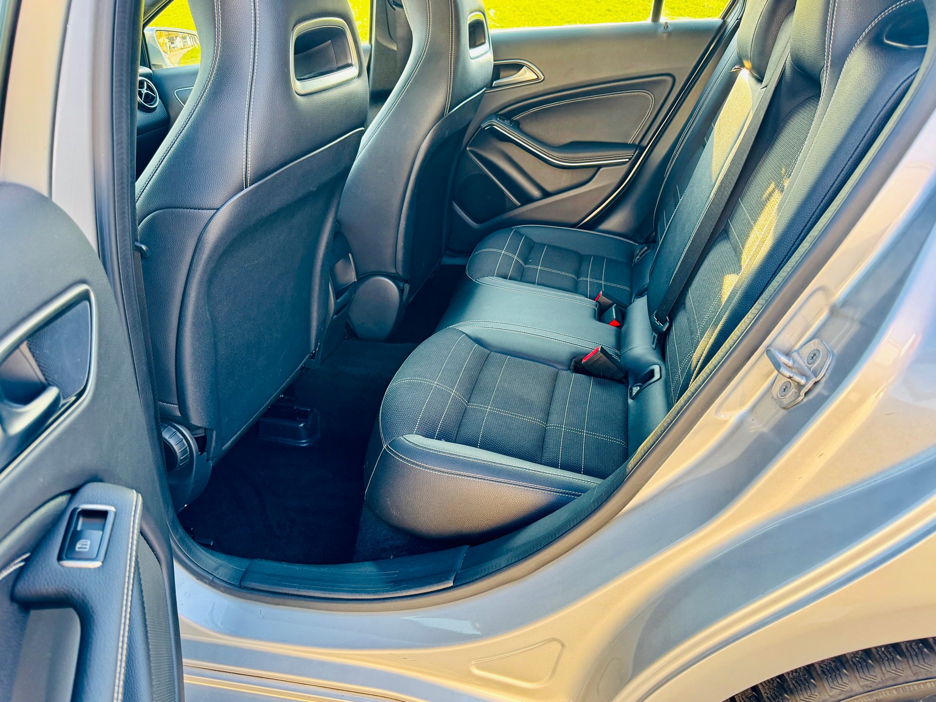 MERCEDES-BENZ A 180 Urban-image-13