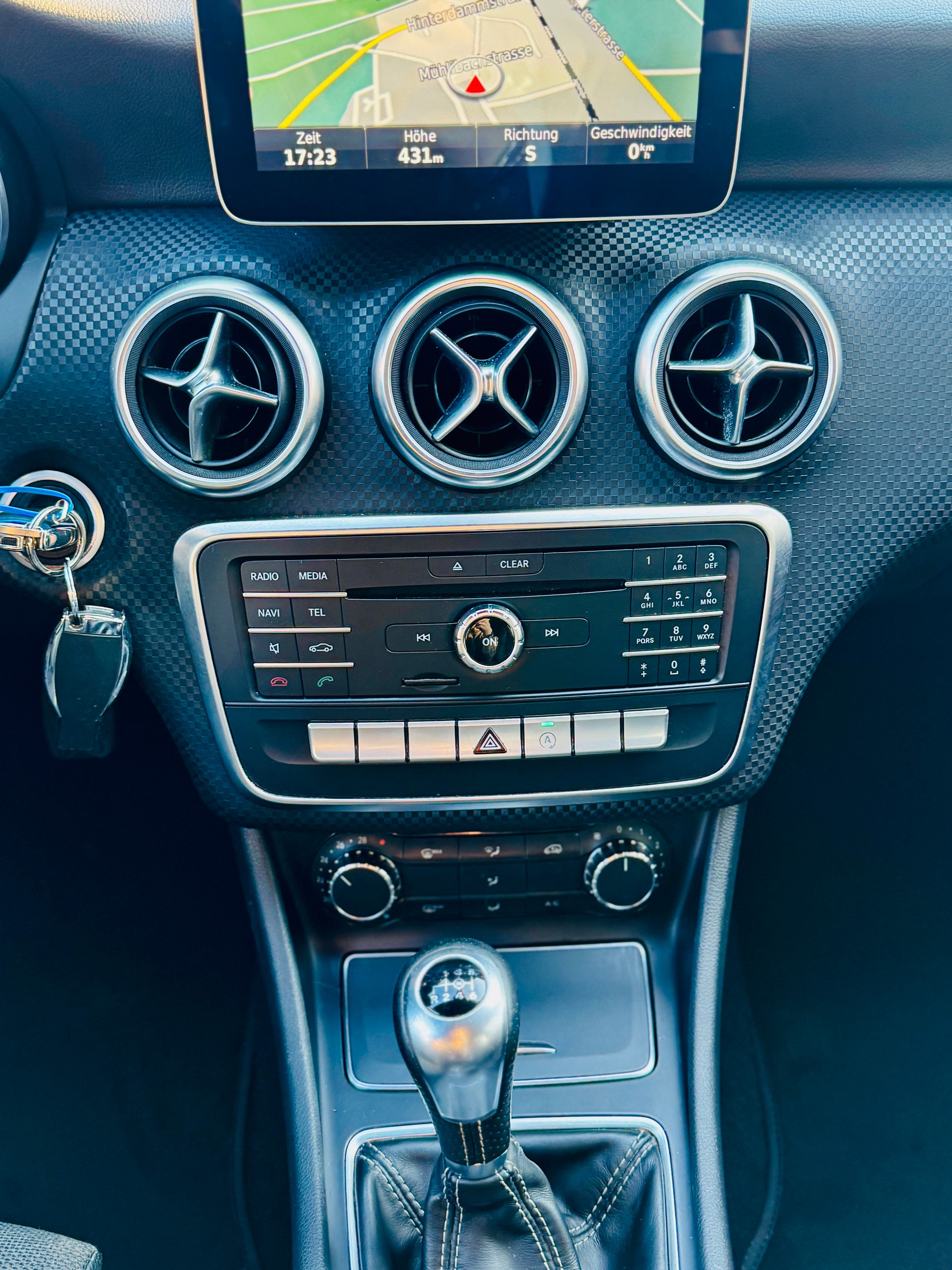 MERCEDES-BENZ A 180 Urban-image-11