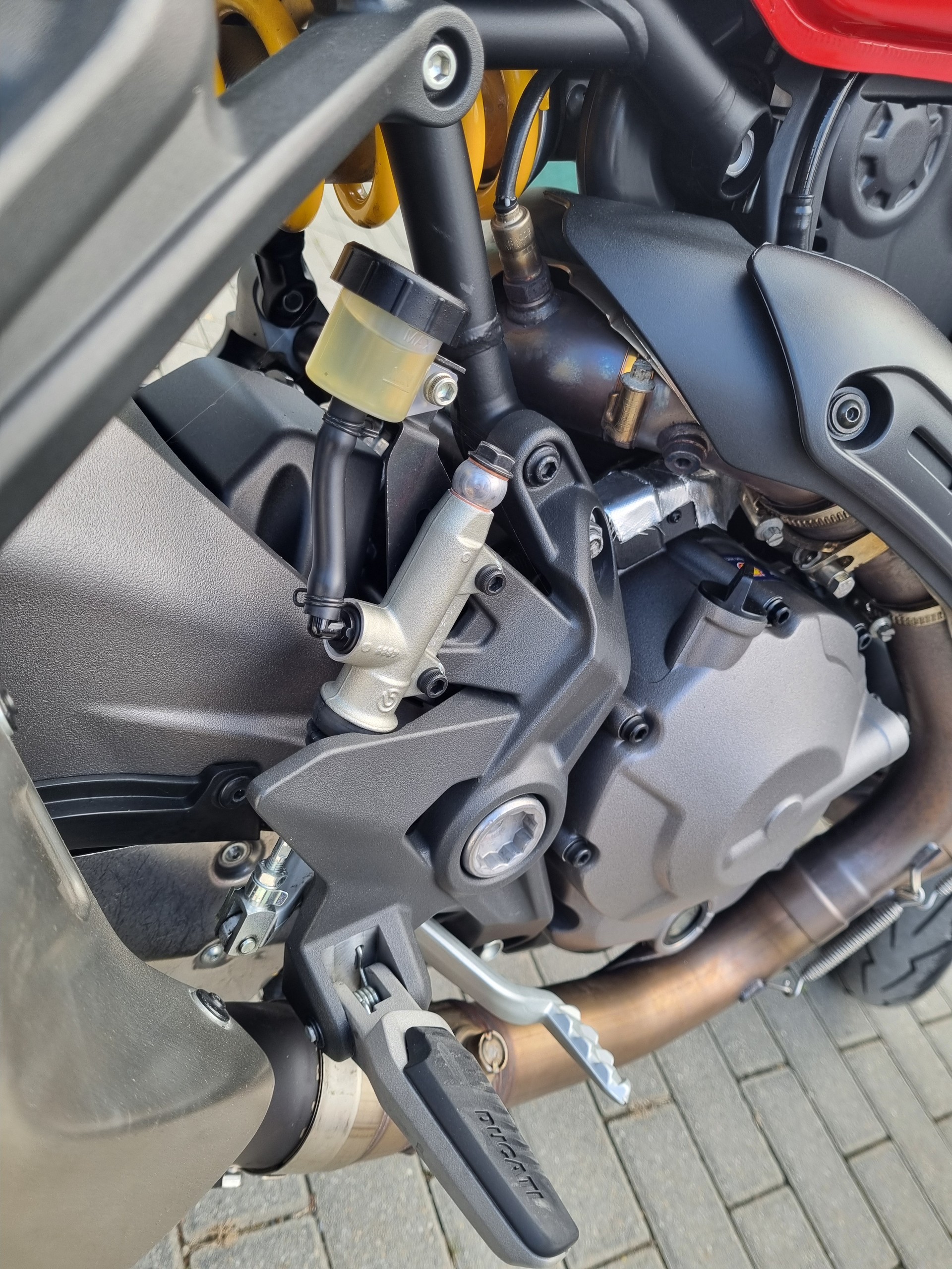 DUCATI Monster 821-image-5