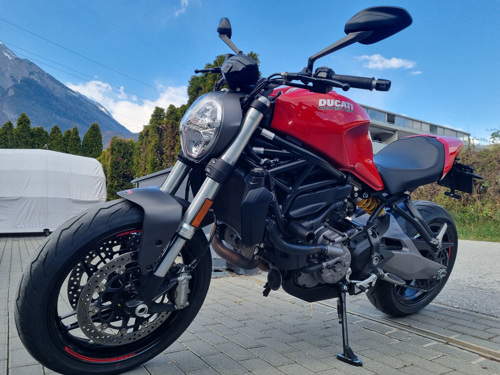 DUCATI Monster 821
