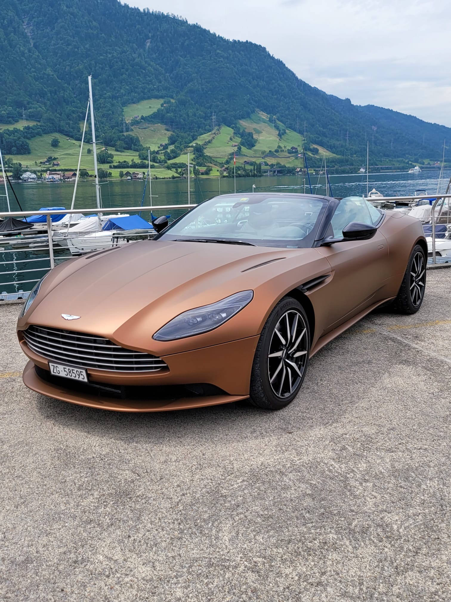 ASTON MARTIN DB11 V8 Volante Touchtronic 3-image-1