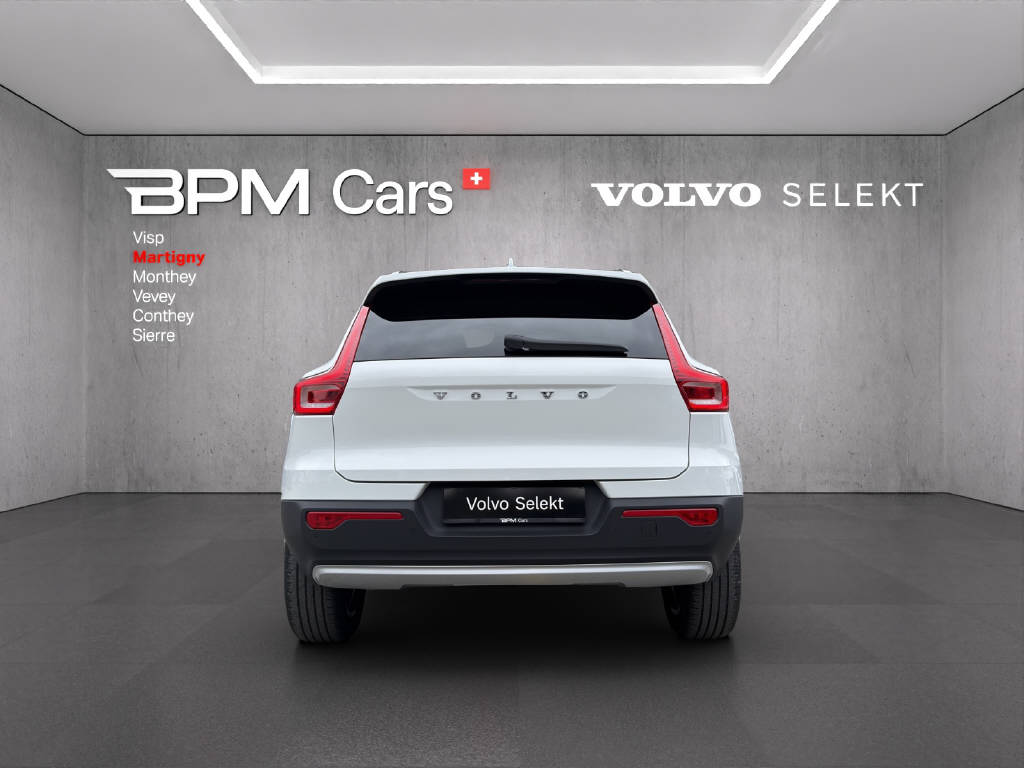 VOLVO XC40 1.5 T2 Momentum-image-4