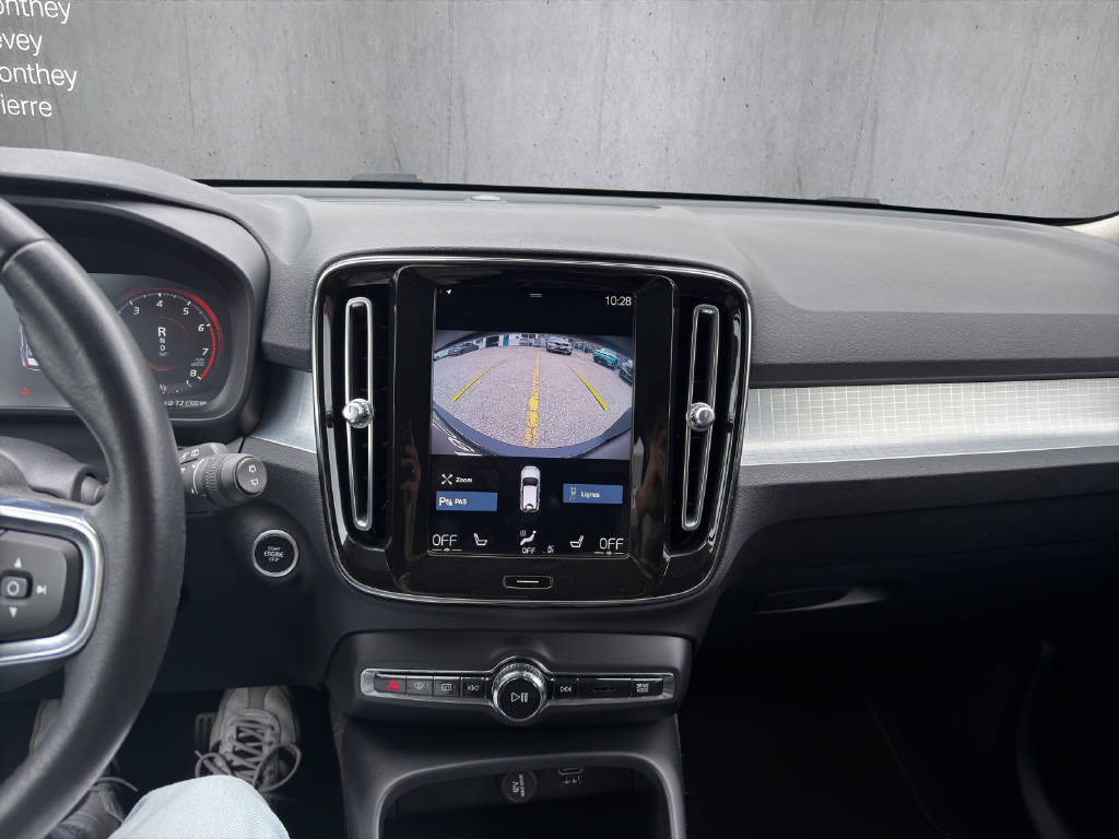 VOLVO XC40 1.5 T2 Momentum-image-12