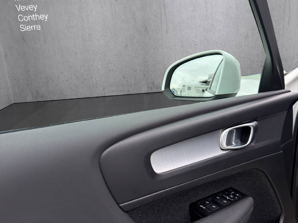 VOLVO XC40 1.5 T2 Momentum-image-8