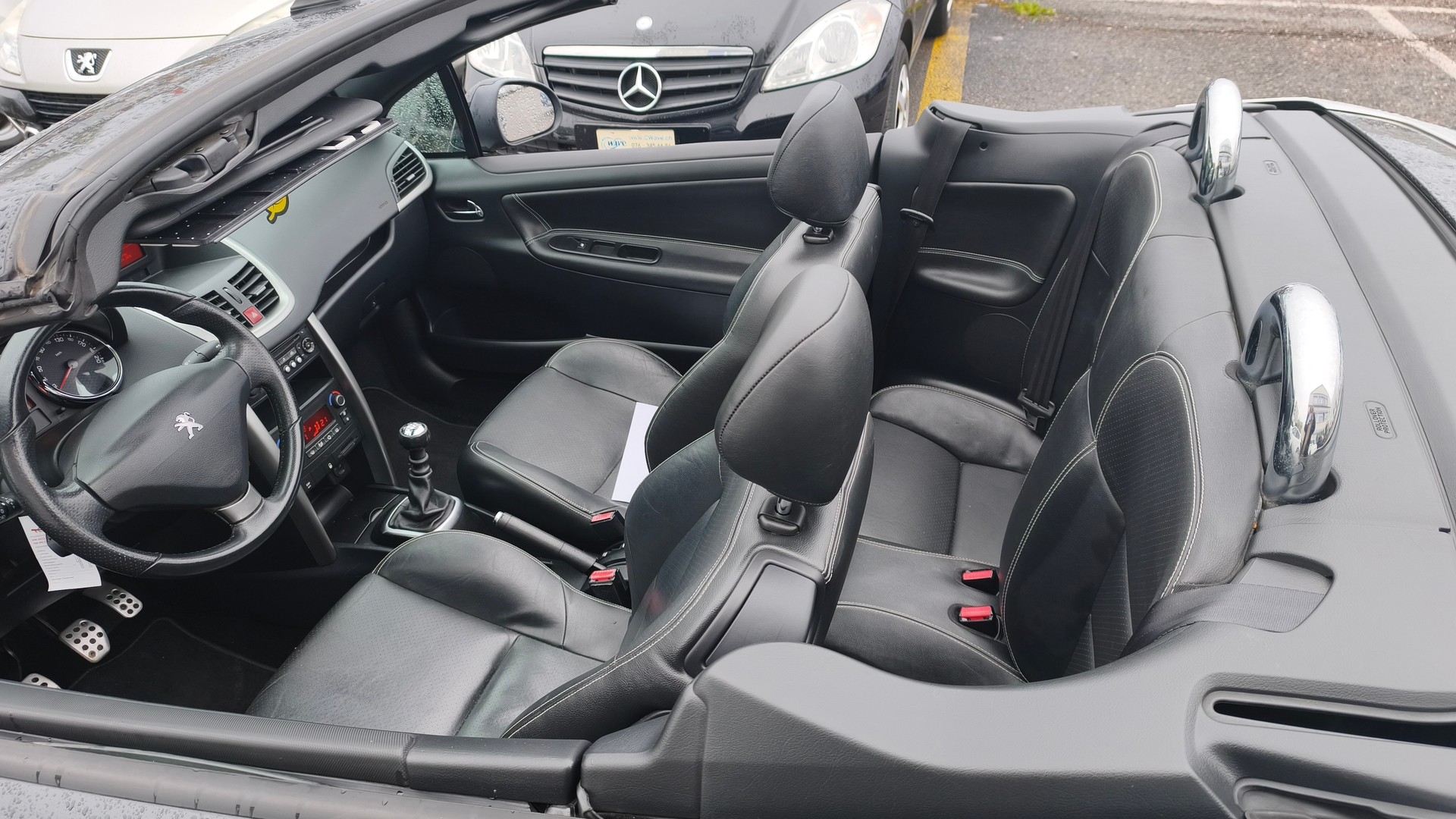 PEUGEOT 207 CC 1.6 16V Turbo Allure-image-7
