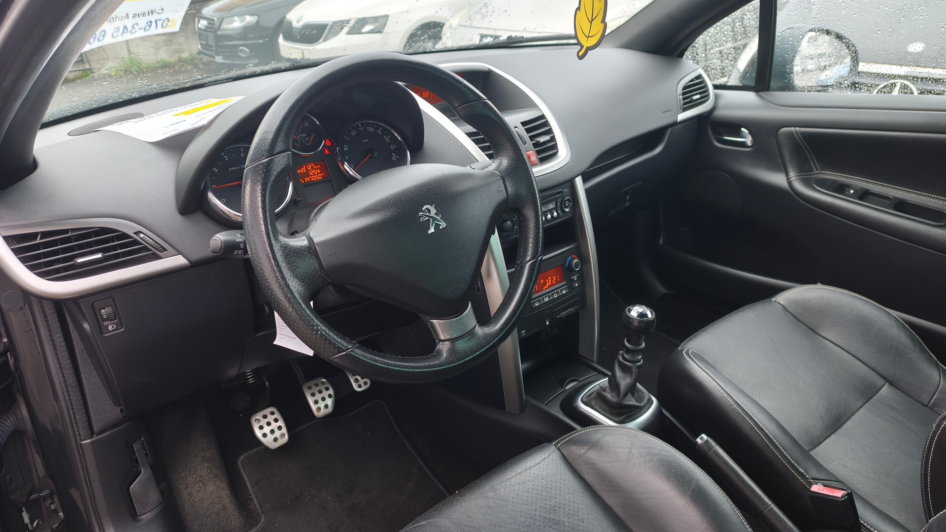 PEUGEOT 207 CC 1.6 16V Turbo Allure-image-21